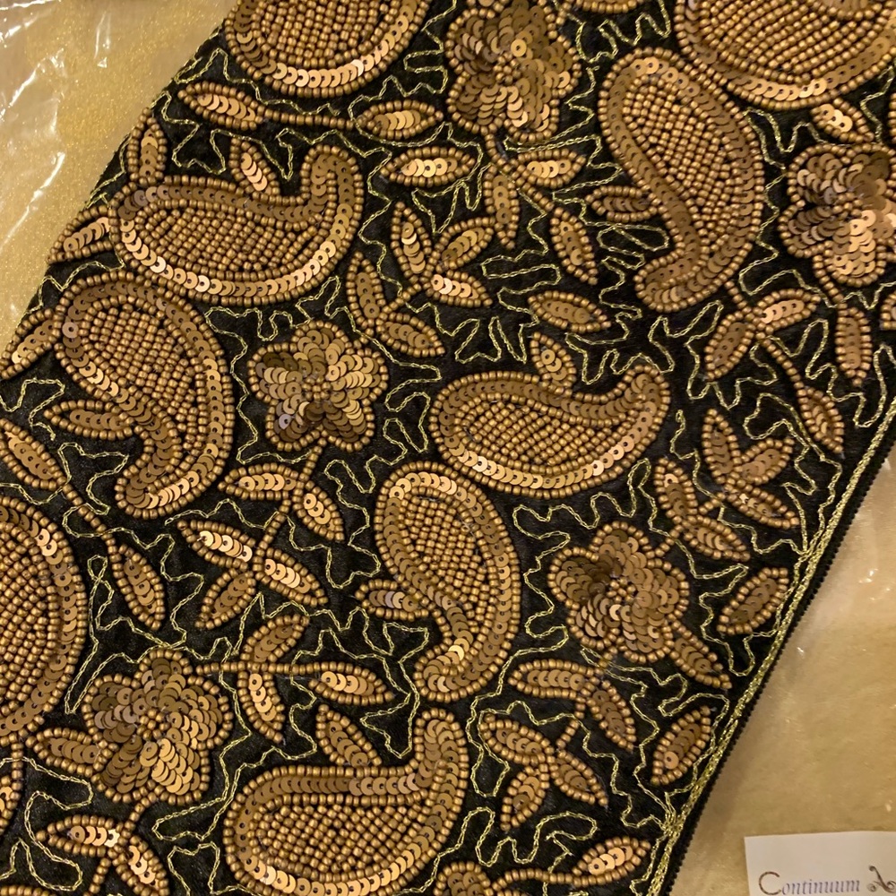 Handcrafted Gold Purse - Picture 3 of 4